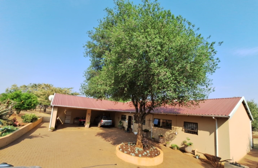 5 Bedroom Property for Sale in Koster North West